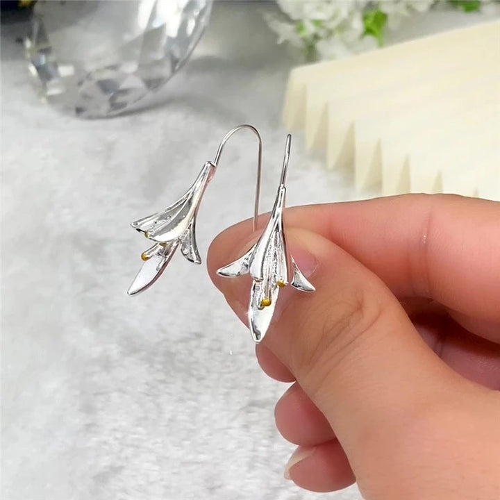 Exclusive Silver Flower Earrings