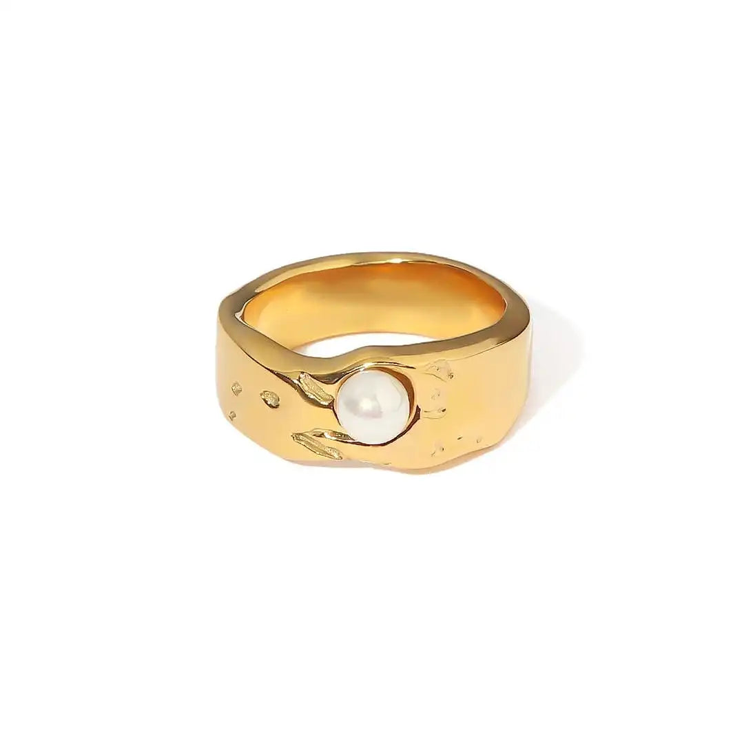 Vintage Golden Pearl Ring
