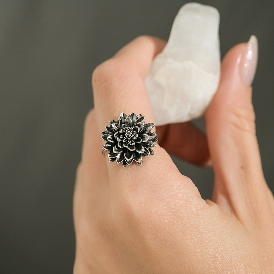 Elegant Vintage Lotus Ring