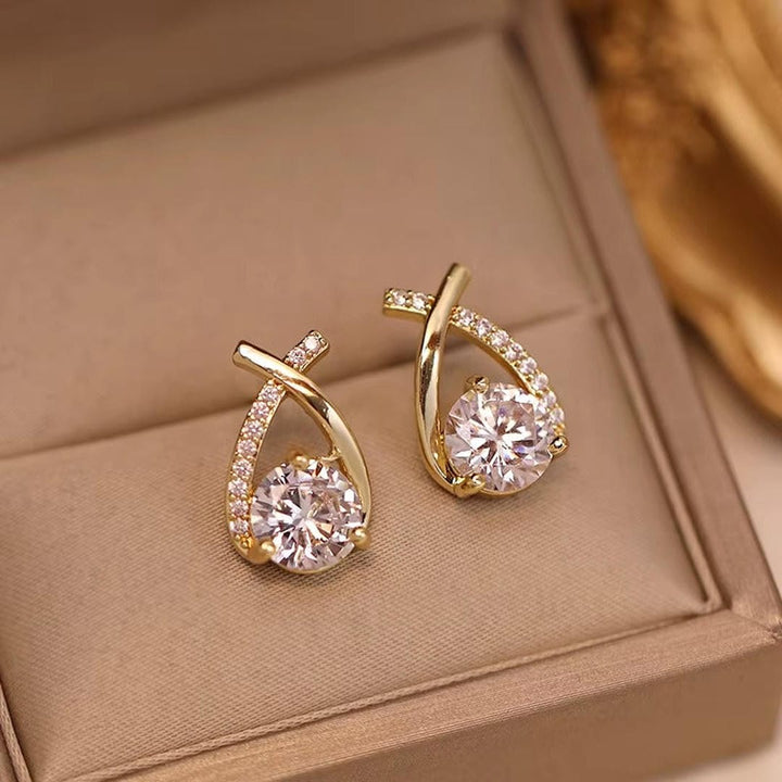 Luxury Twisted Teardrop Zirconia Stud Earrings